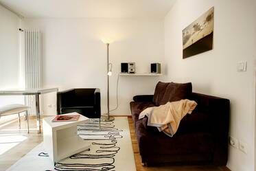 Sehr schönes möbliertes Apartment in sehr guter Wohnlage in Schwabing, mit Balkon