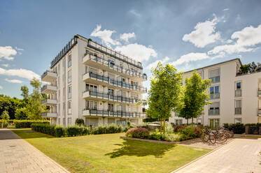 Schöne möblierte Wohnung in Oberföhring