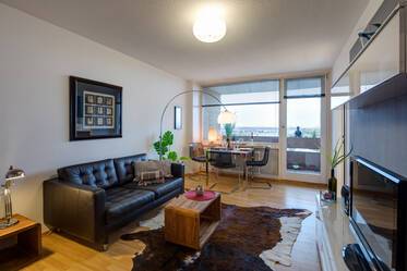 Helle Wohnung: Modern &amp; elegant möbliert