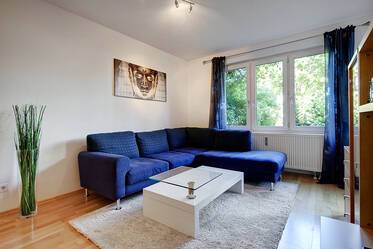 Schöne möblierte 2-Zimmer Wohnung in Oberföhring mit Terrasse und Gartenanteil 