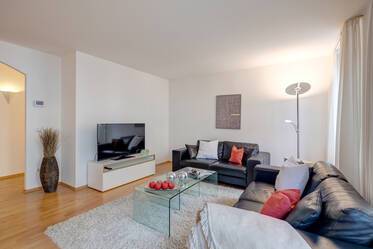 Toplage: Modern möblierte 3-Zimmer Wohnung