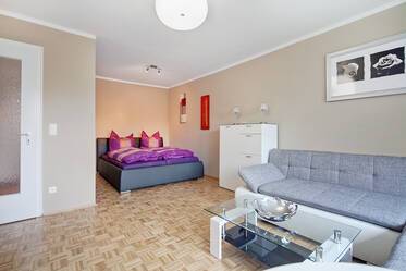 Große möblierte 1-Zimmer Erdgeschosswohnung