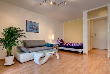 Voll möblierte Balkonwohnung