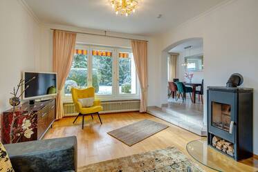 Schönes Einfamilienhaus mit großem Garten (ca. 1000m²)