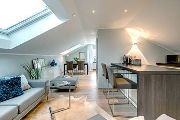 Dachgeschosswohnung: elegant & stilsicher möbliert