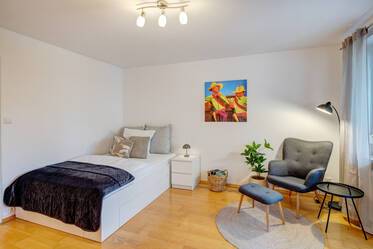 Helles und ruhiges Appartment nahe der U6 "Harras"