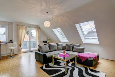 Möblierte 2-Zimmer-Dachgeschosswohnung 