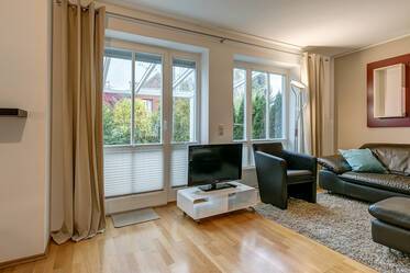 Helle möblierte 1-Zimmer-Wohnung in Fürstenried/Maxhof mit eigenem Garten