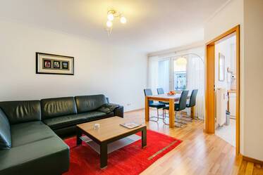Schöne möblierte Wohnung in Oberföhring