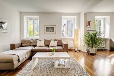 Sehr schöne Altbauwohnung, 2 Min zur U-Bahn Theresienwiese U4/U5