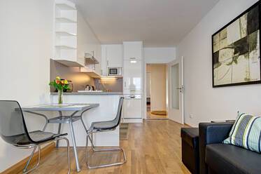 Möblierte Wohnung mit zwei Balkonen