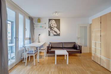 Schwanthalerhöhe: Neuwertig möbliertes Apartment
