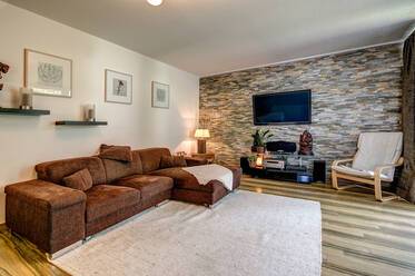Modern möblierter Bungalow mit Sauna, Fitnessbereich und großer Terasse