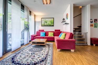 Starnberg, nördlicher Stadtrand, Neubau 2012, möbliertes 4,5-Zimmer-Reihenhaus 