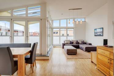 Helle Wohnung mit Dachterrasse an der Theresienhöhe 