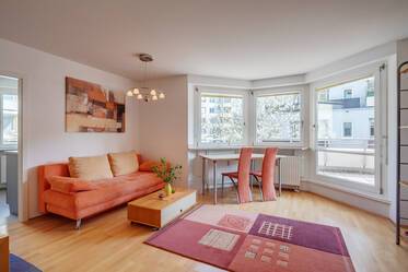 Möblierte Wohnung mit Balkon &amp; Duplexstellplatz 