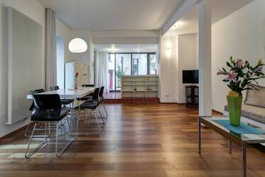 Erstklassiges, modern möbliertes Loft in Sendling 