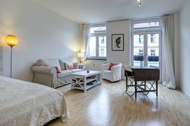 Gefragte Wohnlage, direkt am Kurfürstenplatz in Schwabing: Neuwertig ausgestattete 1-Zimmer-Wohnung 