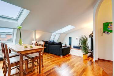 Lichtdurchflutete Dachterrassenwohnung zur Miete