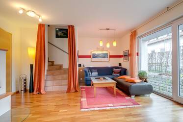 Ottobrunn: 5-Zi-Haus im Südwesten von München mit Kinderzimmer, Arbeitszimmer, incl. Inet und Garage