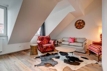 Schöne Altbau Dachgeschosswohnung auf Zeit mieten
