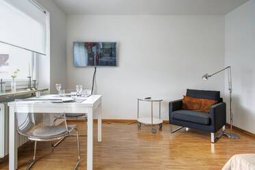 Apartment am Olympiapark mit Balkon 