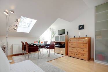 2,5-Zimmer Dachgeschosswohnung zur Miete (WG-geeignet)