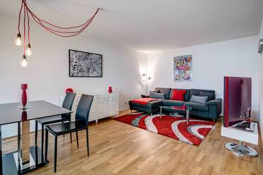 Erstbezug:möblierte 2-Zi-Wohnung mit Boxspringbett