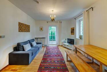Möblierte Wohnung im Rückgebäude mit großer Terrasse