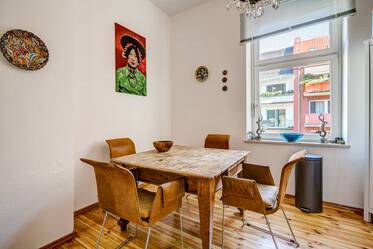 Sehr charmante und individuelle 1,5-Zimmer-Altbauwohnung