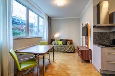 Modern möblierte Souterrainwohnung in Ismaning