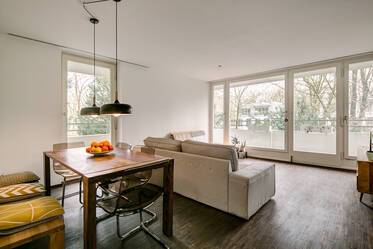 Große Wohnung mit zwei Schlafzimmer in sehr guter Wohnlage, direkt am Englischen Garten