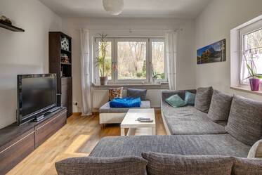 Schöne geräumige 2-Zi-Wohnung am nördlichen Stadtrand, Nähe Bayerischer Rundfunk.