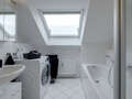Dachgeschosswohnung München Trudering 04 Badezimmer 10283