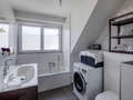Dachgeschosswohnung München Großhadern 01 Badezimmer 11784