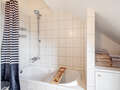 Dachgeschosswohnung München Nymphenburg 03 Badezimmer 12497