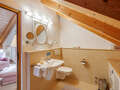 Dachgeschosswohnung Bad Heilbrunn 02 Badezimmer 12826