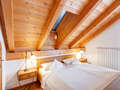 Dachgeschosswohnung Bad Heilbrunn 01 Schlafbereich 12826