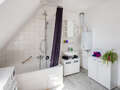 Dachgeschosswohnung München Nymphenburg 02 Badezimmer 13654