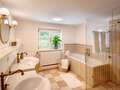 Villa Bad Wiessee 02 1. Badezimmer 14436