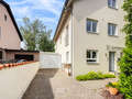 Haus München Trudering 01 Hofeinfahrt 14889