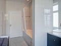 Wohnung München Schwabing (links der Leopoldstraße) 01 Badezimmer 556