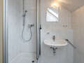 Dachgeschosswohnung München Waldtrudering 01 Badezimmer 6182