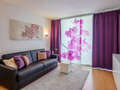 Apartment München Arabellapark 01 Wohnbereich 7848